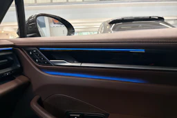 musta Porsche Macan 2025 kuva 24.