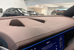 musta Porsche Macan 2025 kuva 25.