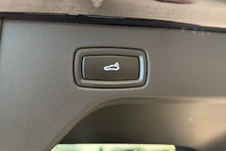 musta Porsche Macan 2025 kuva 30.
