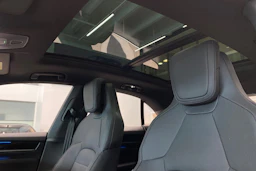 vihreä Porsche Macan 2025 kuva 13.