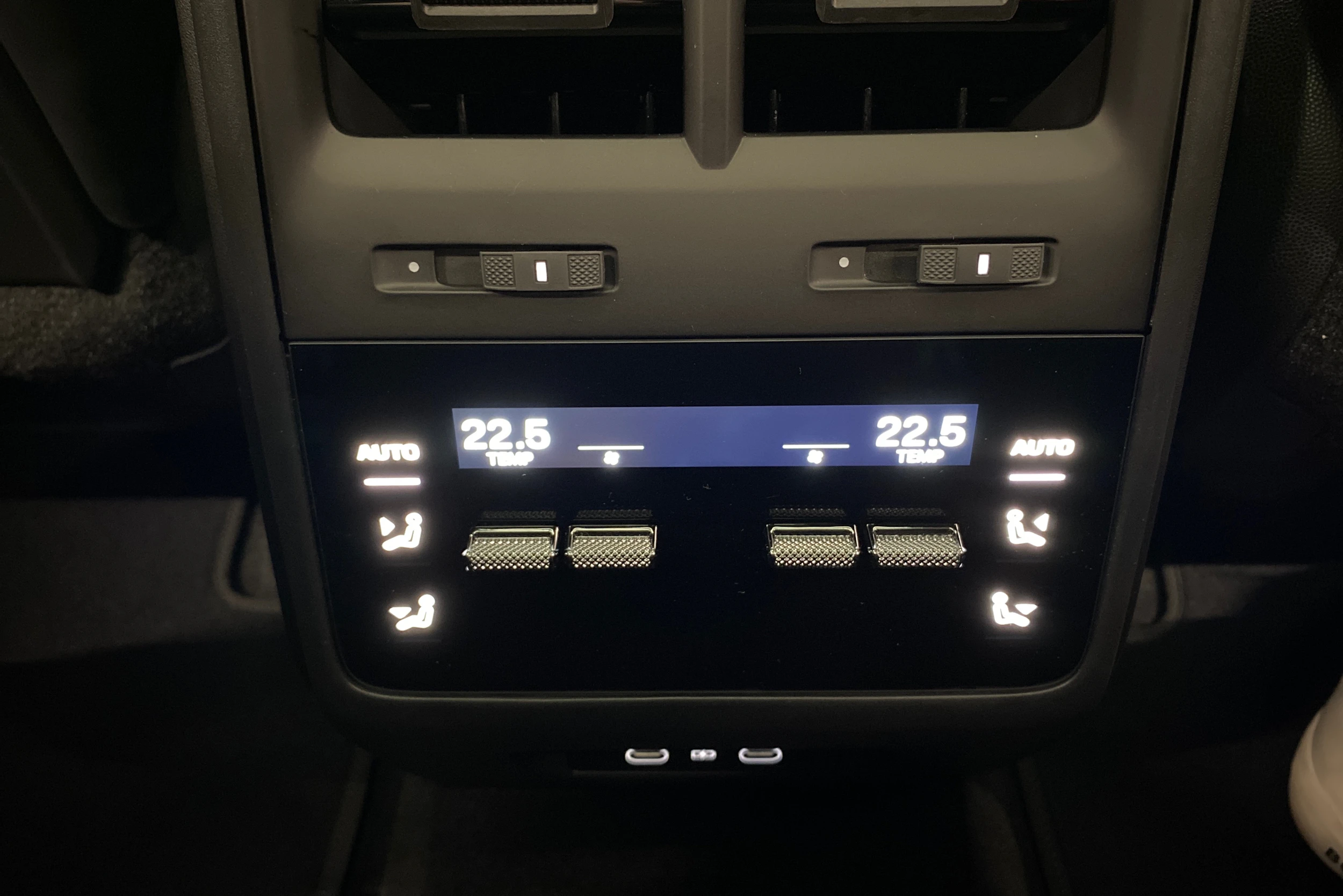 vihreä Porsche Macan 2025 kuva 16.