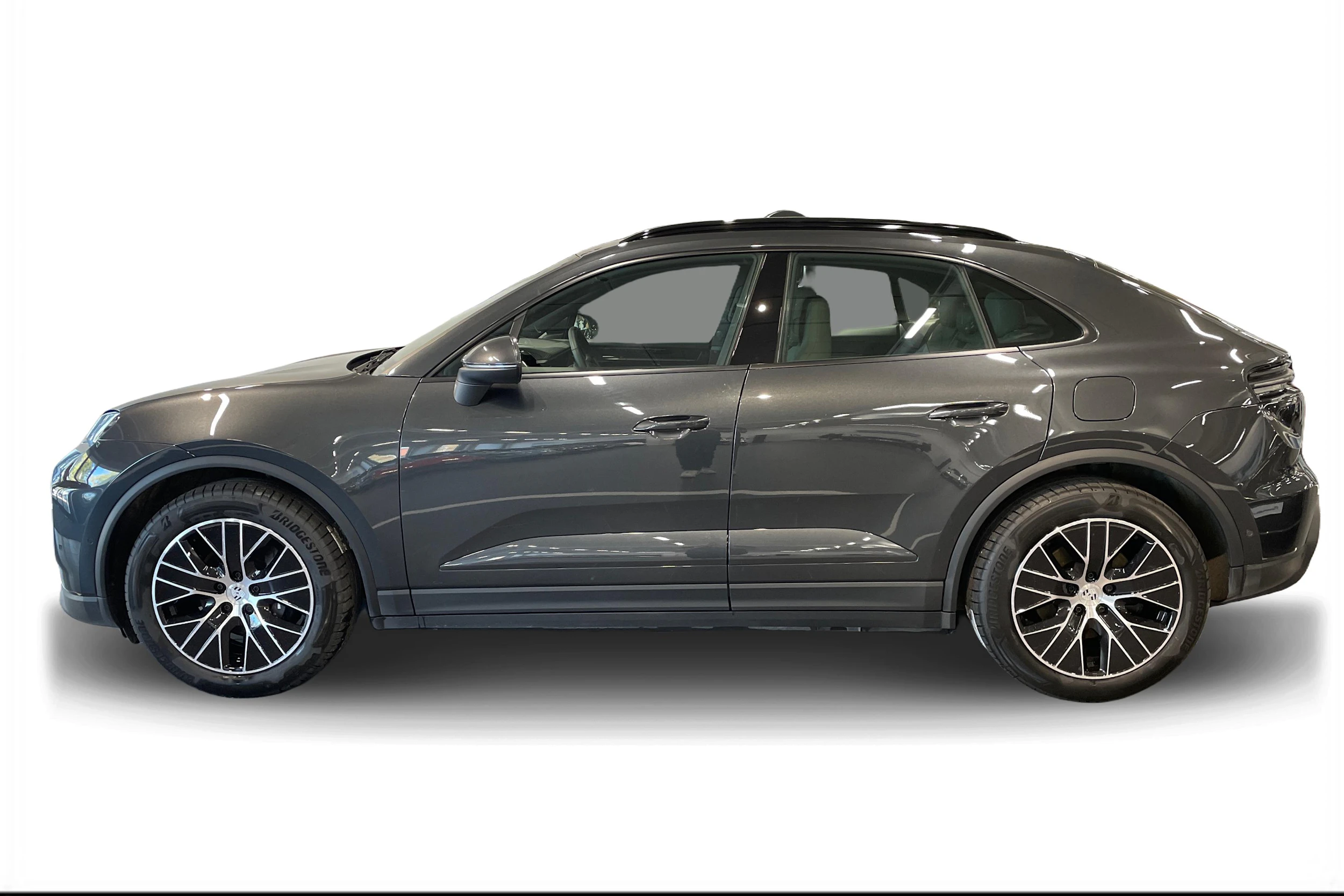 harmaa Porsche Macan 2025 kuva 5.
