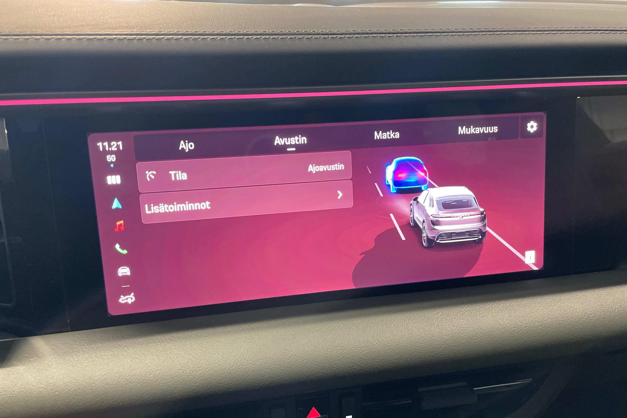harmaa Porsche Macan 2025 kuva 14.