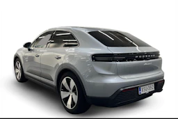 Harmaa Porsche Macan 2025 kuva 2.