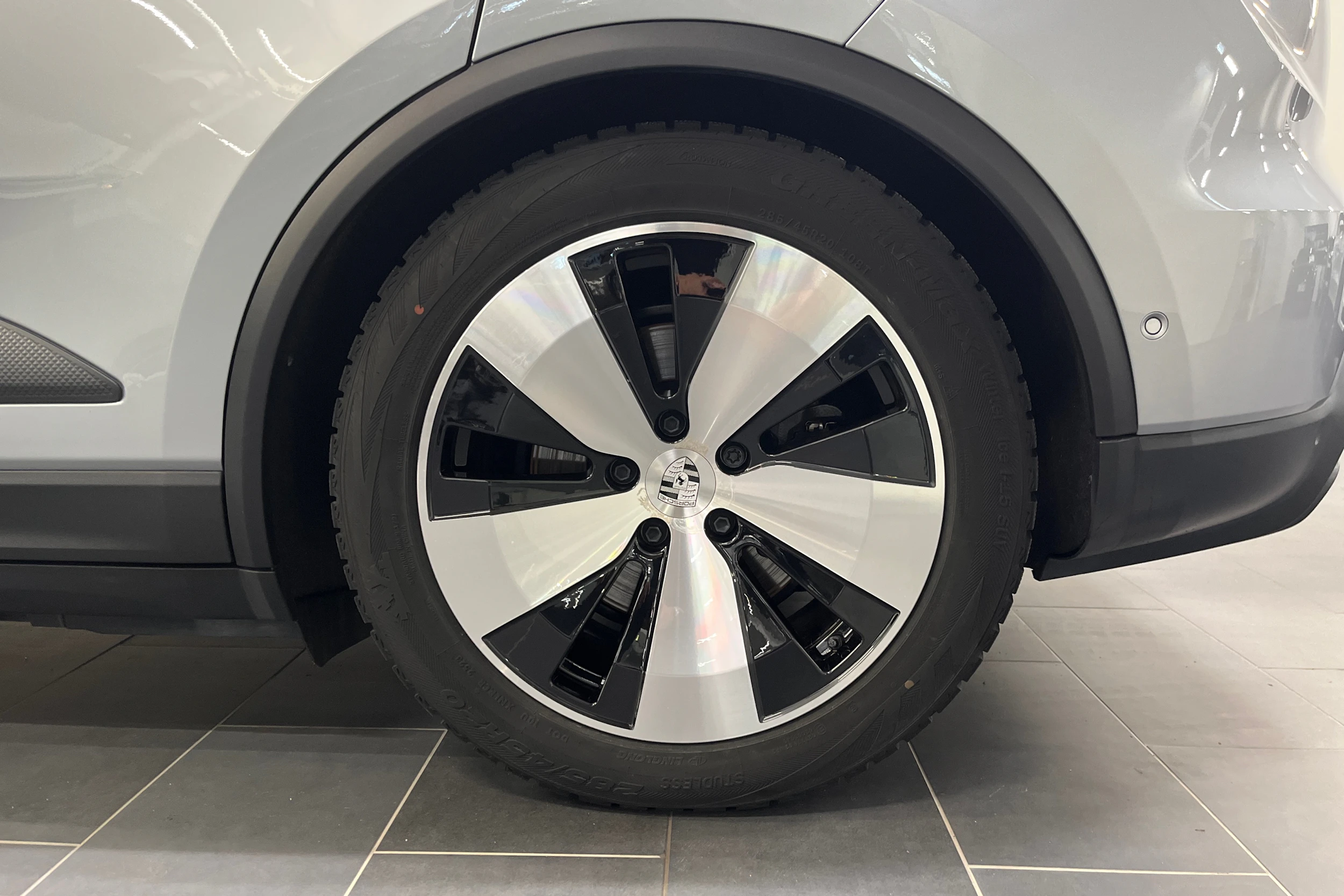 Harmaa Porsche Macan 2025 kuva 10.
