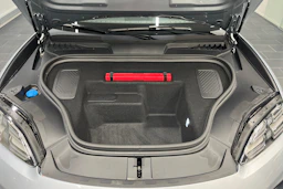 Harmaa Porsche Macan 2025 kuva 18.