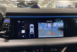 valkoinen Porsche Macan 2025 kuva 16.