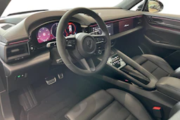 Harmaa Porsche Macan 2025 kuva 6.