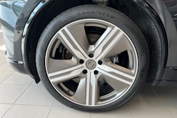 Harmaa Porsche Macan 2025 kuva 10.