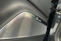 Harmaa Porsche Macan 2025 kuva 13.