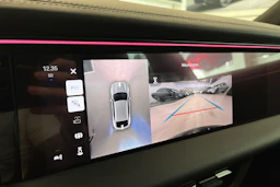 Harmaa Porsche Macan 2025 kuva 16.