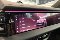 Harmaa Porsche Macan 2025 kuva 22.