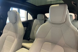 harmaa Porsche Macan 2025 kuva 11.