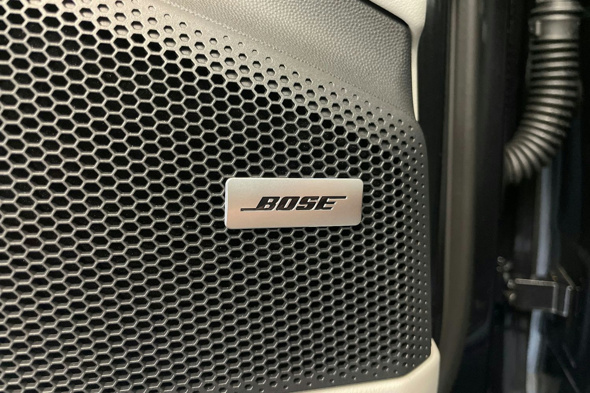 harmaa Porsche Macan 2025 kuva 13.