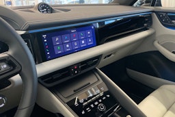 harmaa Porsche Macan 2025 kuva 15.