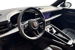 vihreä Porsche Macan 2025 kuva 6.