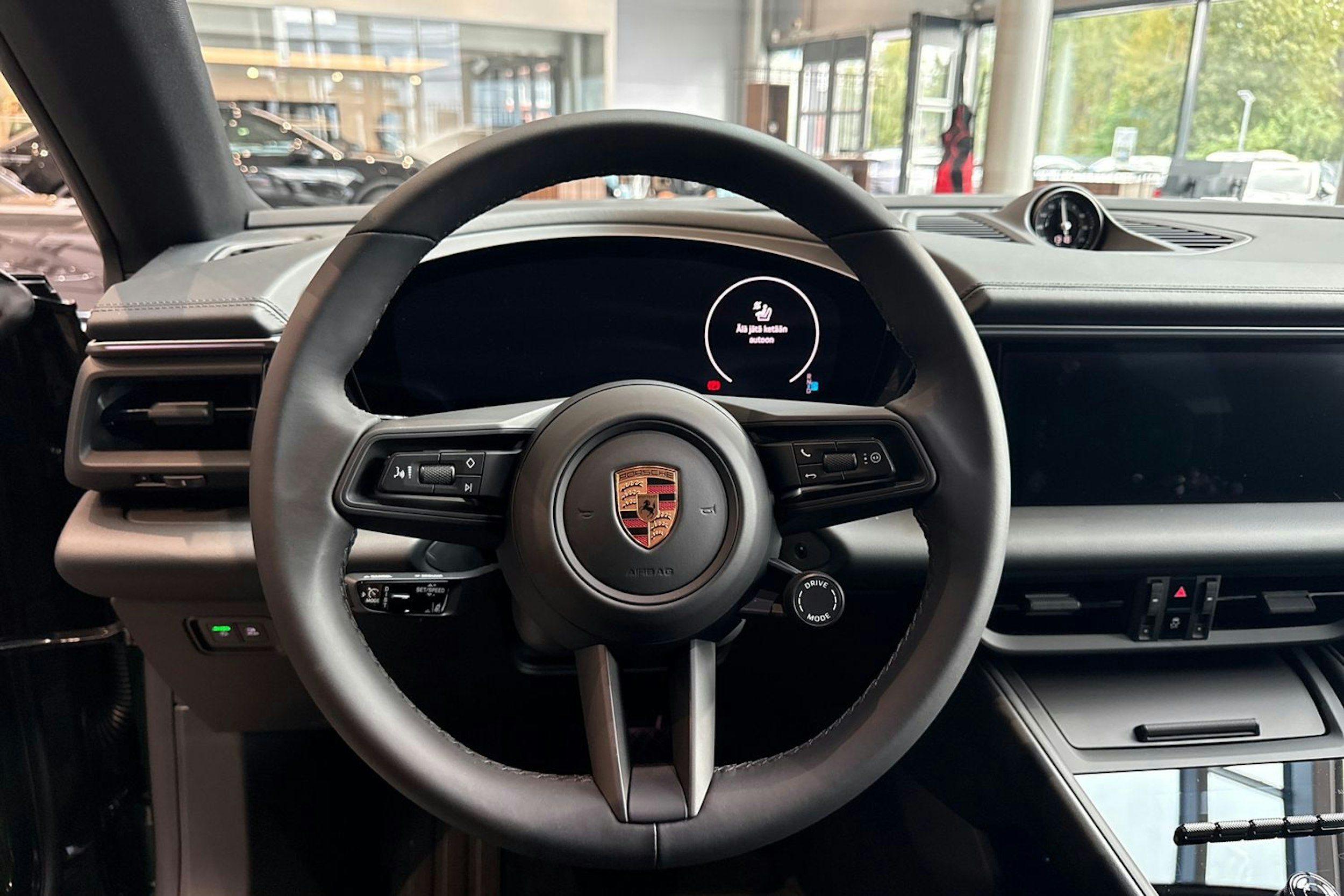 vihreä Porsche Macan 2025 kuva 11.