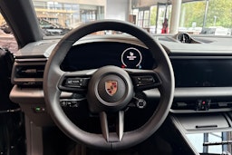 vihreä Porsche Macan 2025 kuva 11.