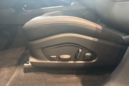 vihreä Porsche Macan 2025 kuva 13.