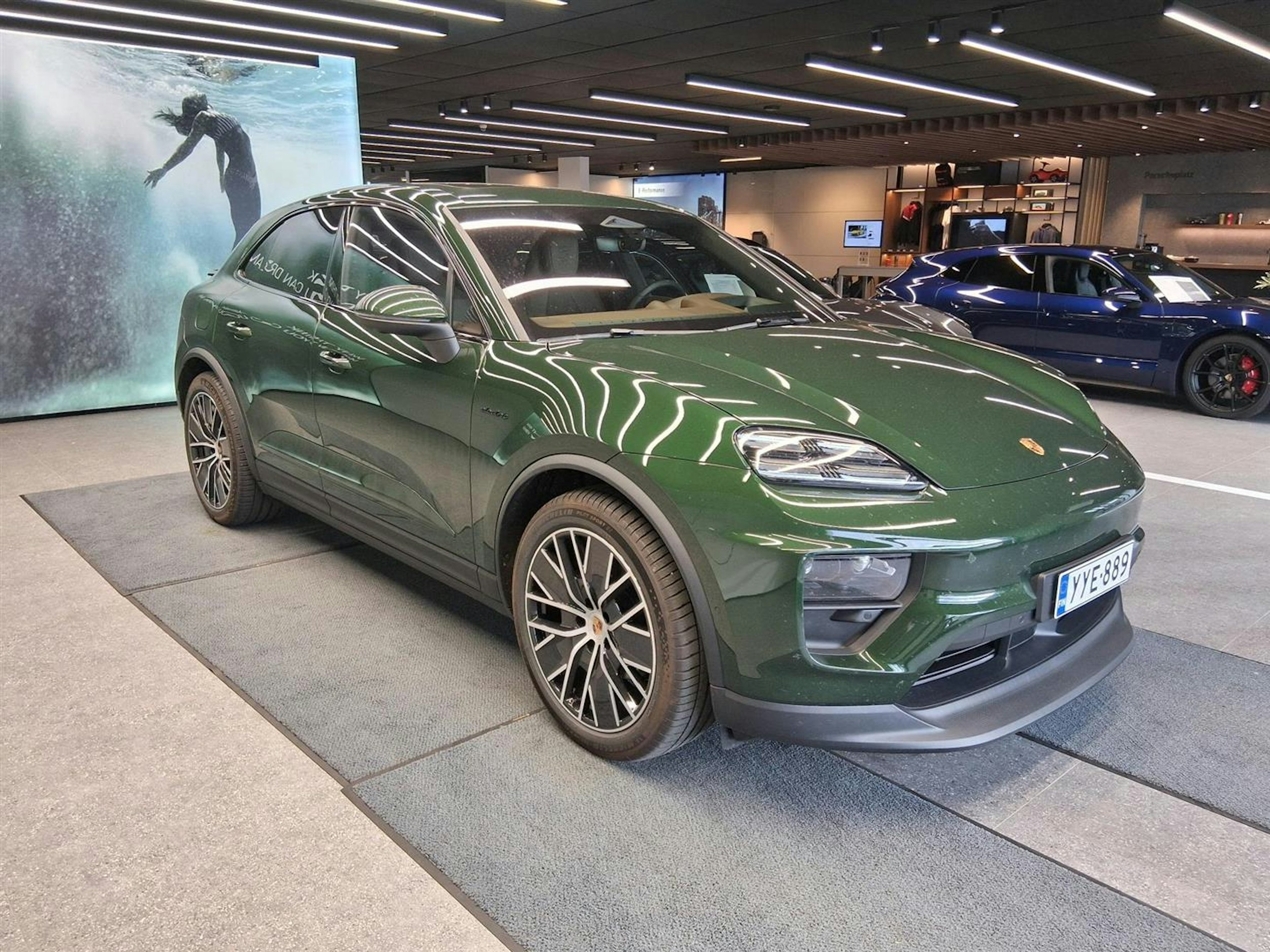 vihreä Porsche Macan 2025 kuva 1.