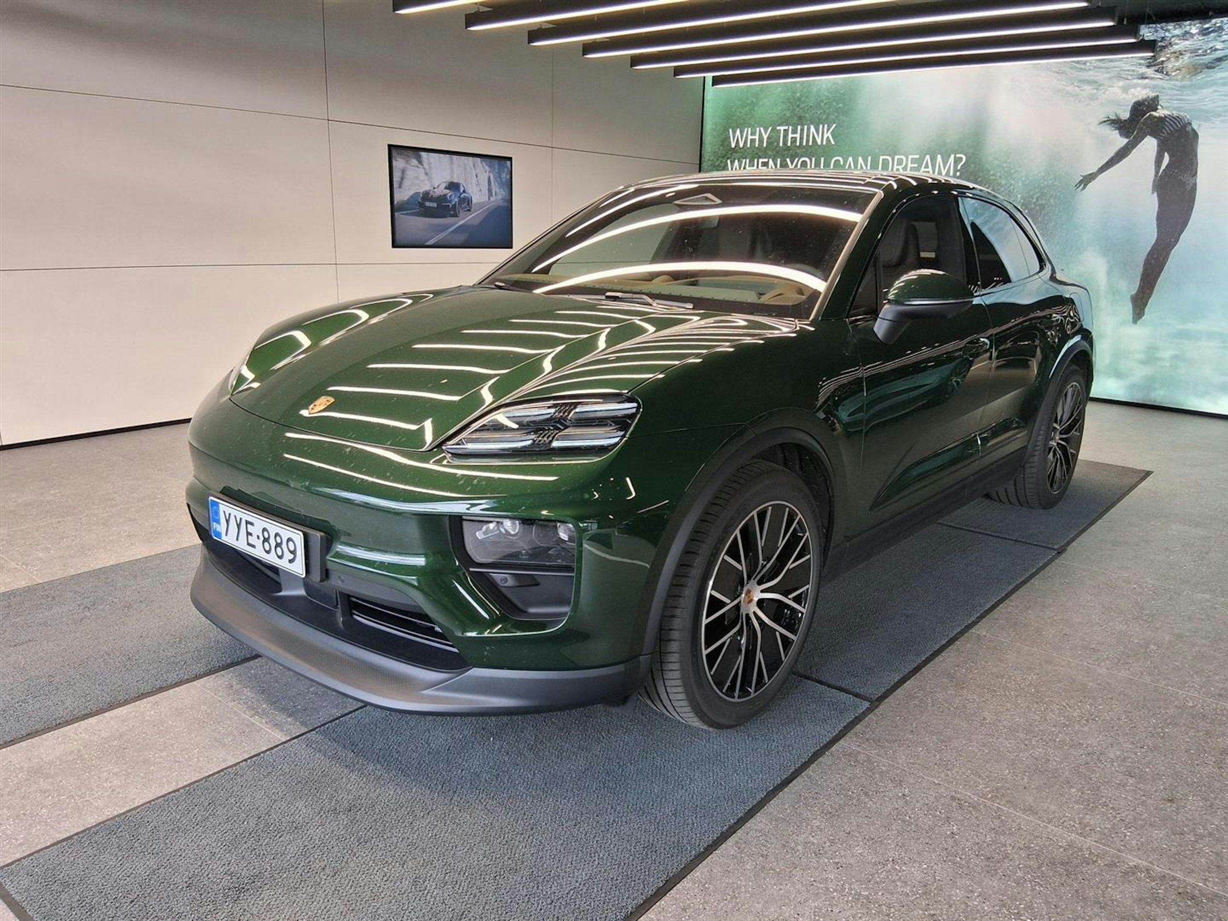 vihreä Porsche Macan 2025 kuva 3.