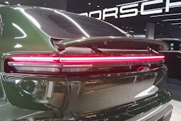 vihreä Porsche Macan 2025 kuva 25.
