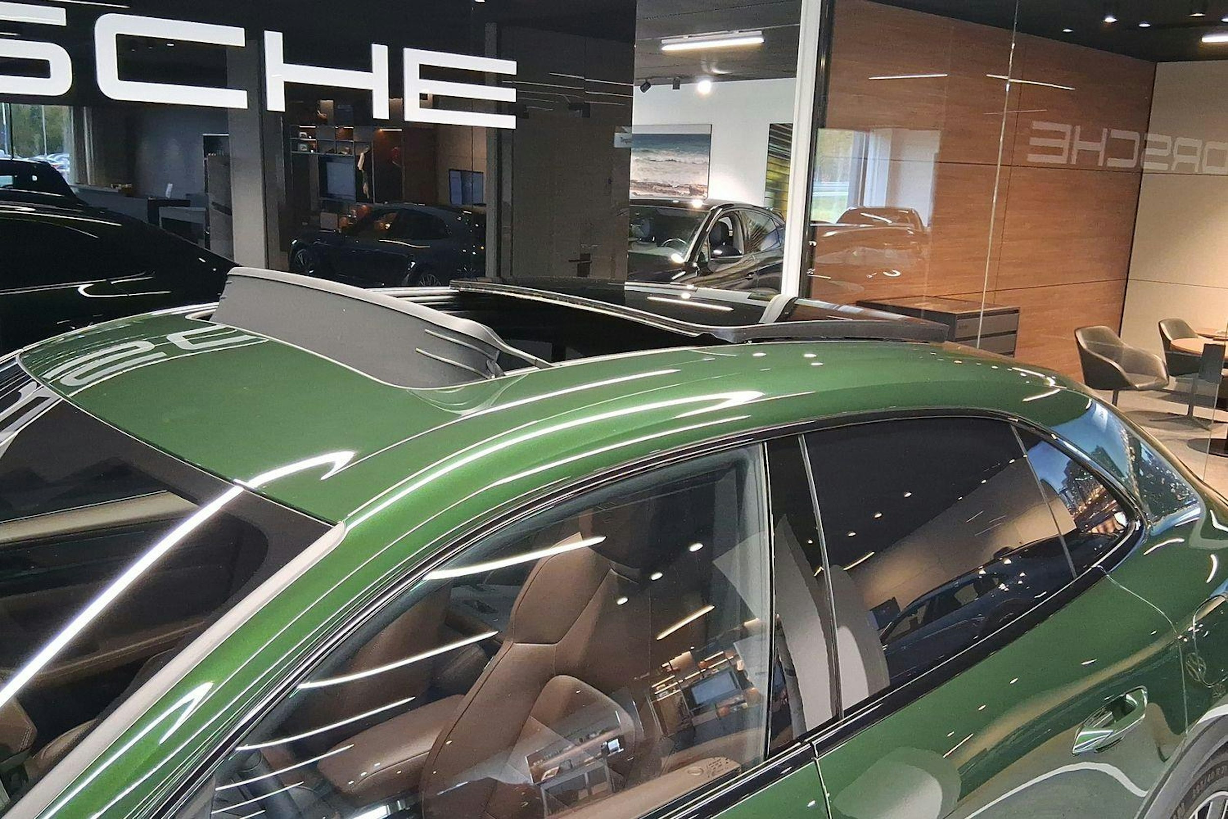 vihreä Porsche Macan 2025 kuva 27.