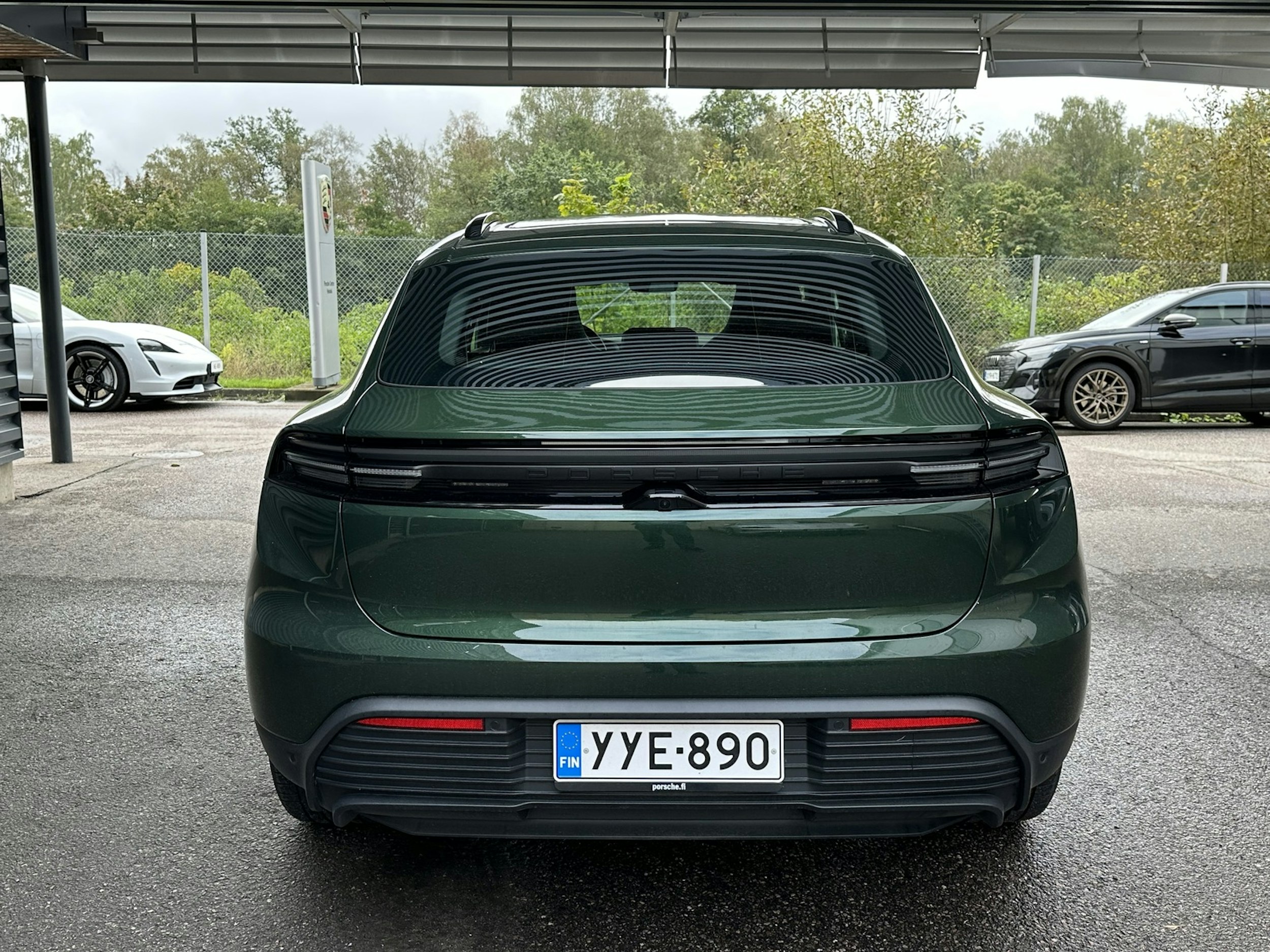 vihreä Porsche Macan 2025 kuva 3.