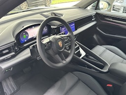 vihreä Porsche Macan 2025 kuva 7.