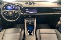 musta Porsche Macan 2025 kuva 7.