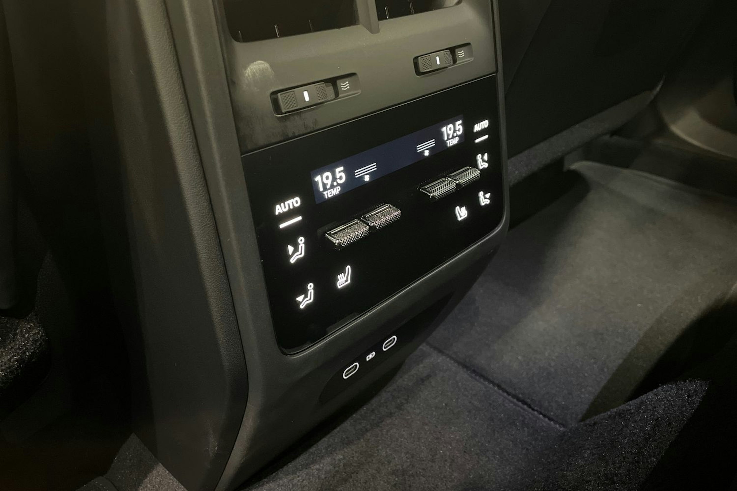 musta Porsche Macan 2025 kuva 10.