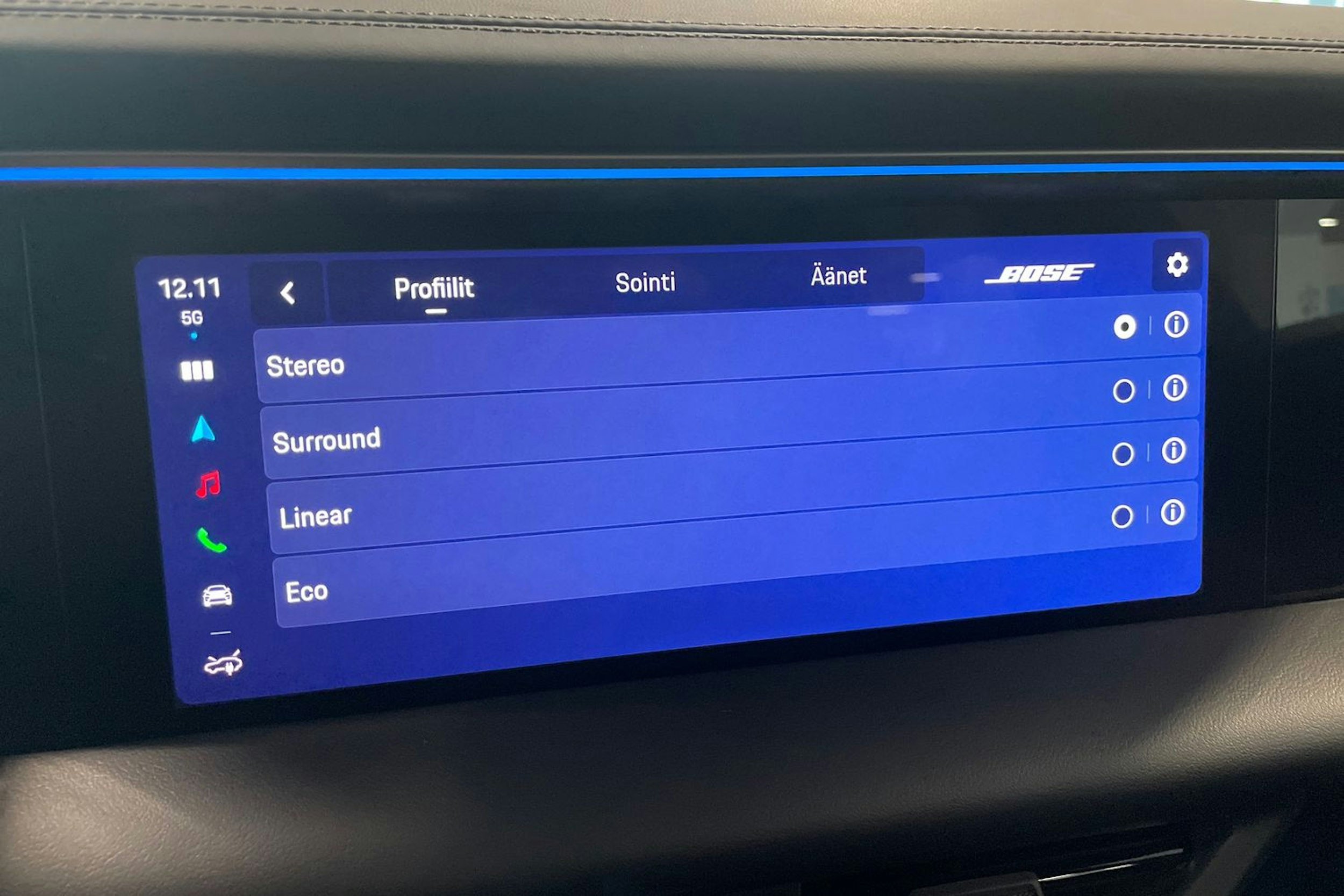 musta Porsche Macan 2025 kuva 12.