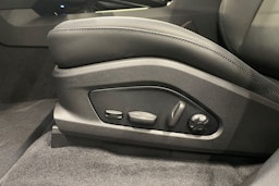 musta Porsche Macan 2025 kuva 19.