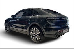 harmaa Porsche Macan 2025 kuva 2.
