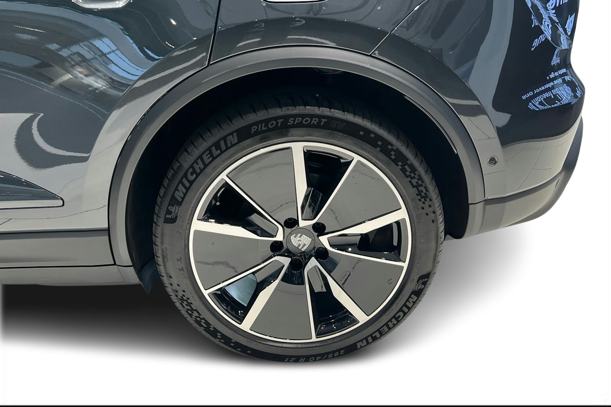 harmaa Porsche Macan 2025 kuva 8.