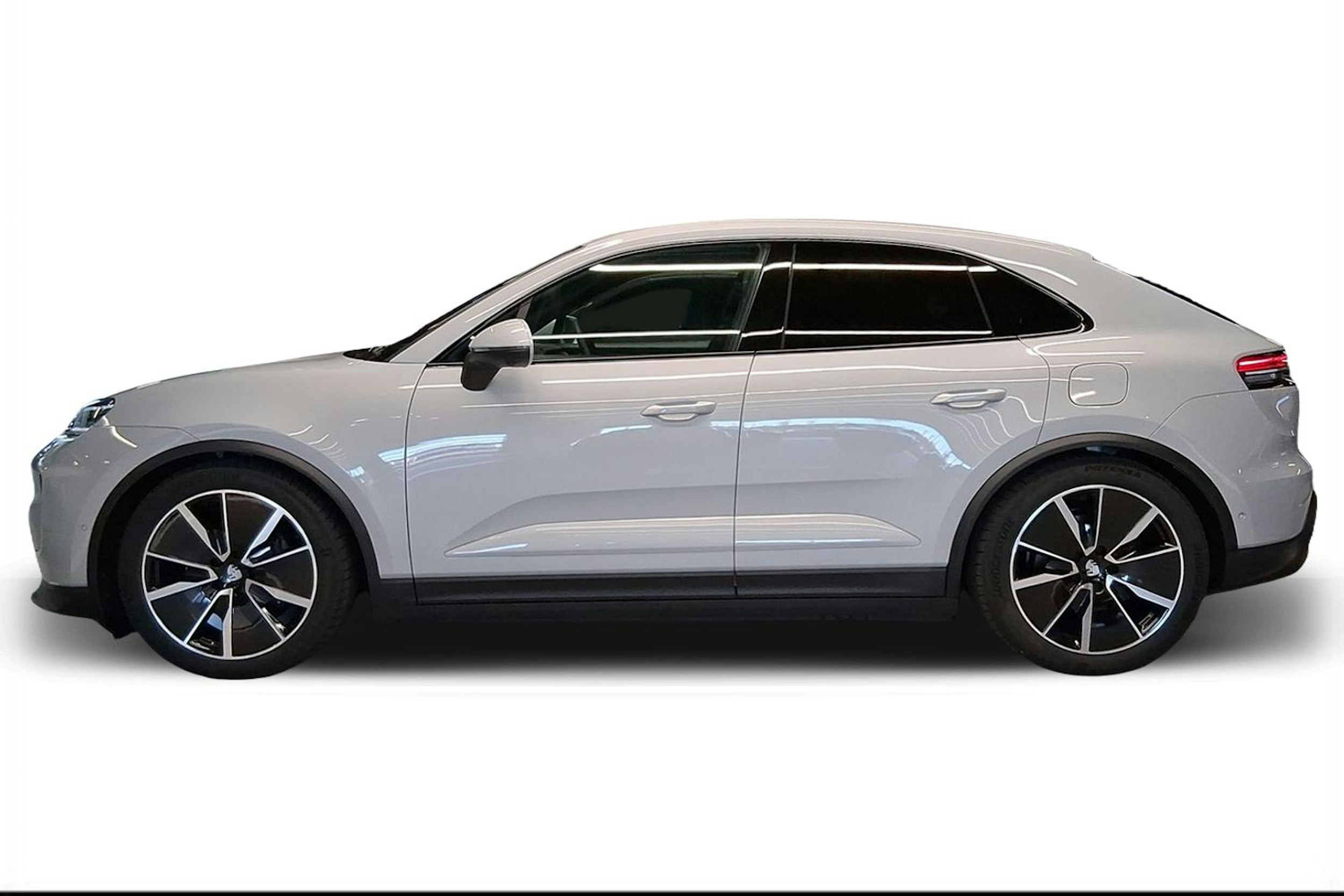 harmaa Porsche Macan 2025 kuva 5.