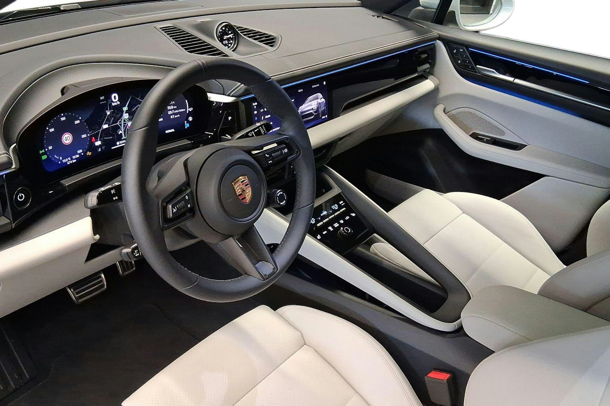 harmaa Porsche Macan 2025 kuva 6.
