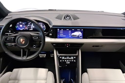 harmaa Porsche Macan 2025 kuva 7.