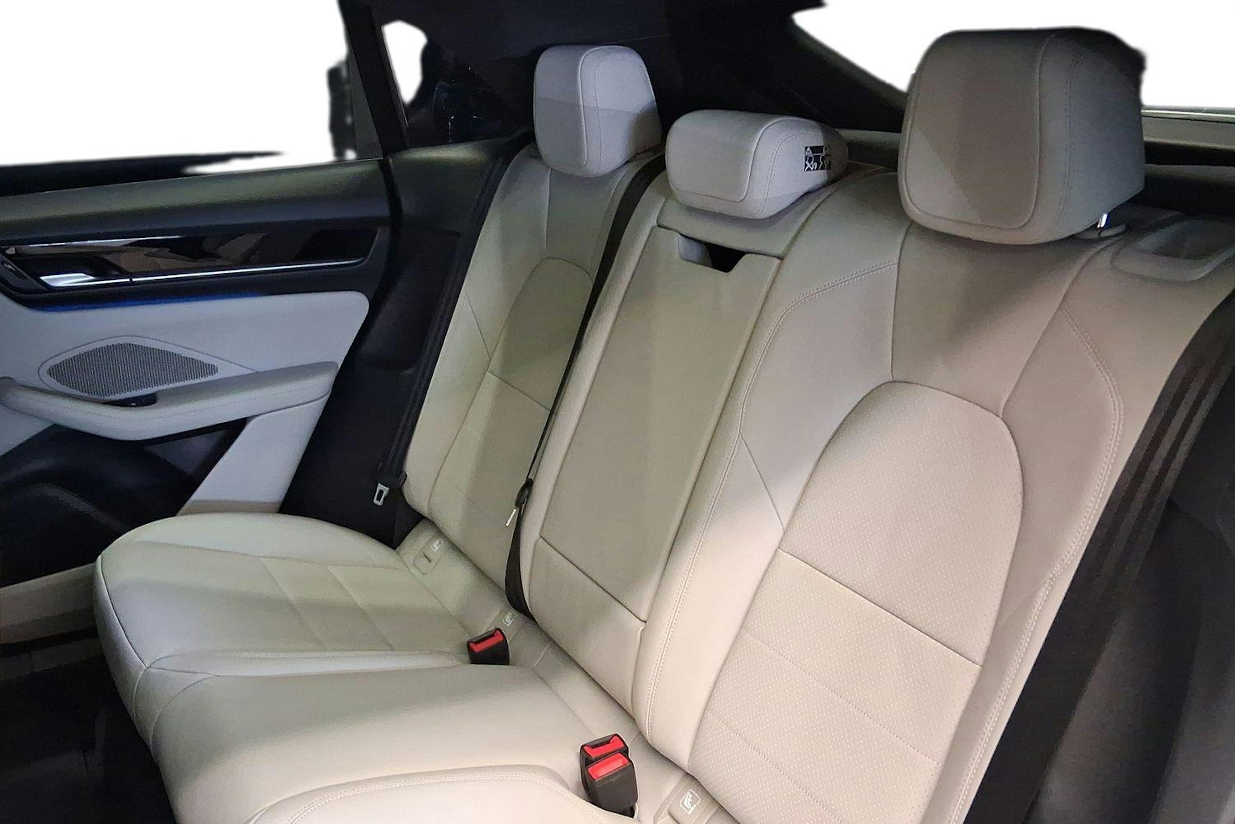 harmaa Porsche Macan 2025 kuva 8.