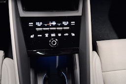 harmaa Porsche Macan 2025 kuva 16.