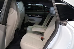 harmaa Porsche Macan 2025 kuva 17.
