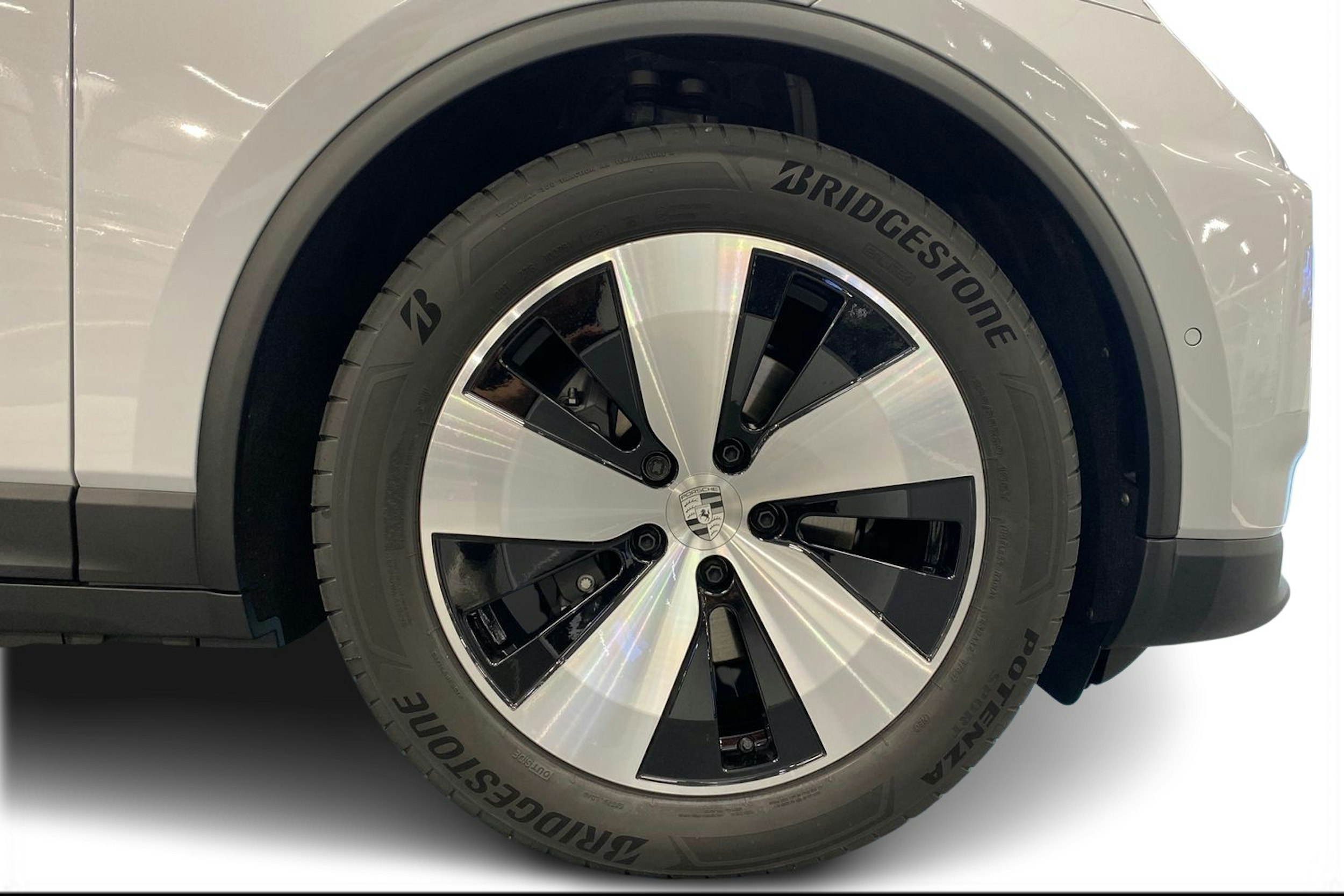 harmaa Porsche Macan 2025 kuva 9.