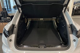 harmaa Porsche Macan 2025 kuva 14.