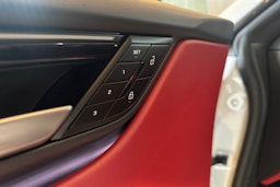 harmaa Porsche Macan 2025 kuva 10.