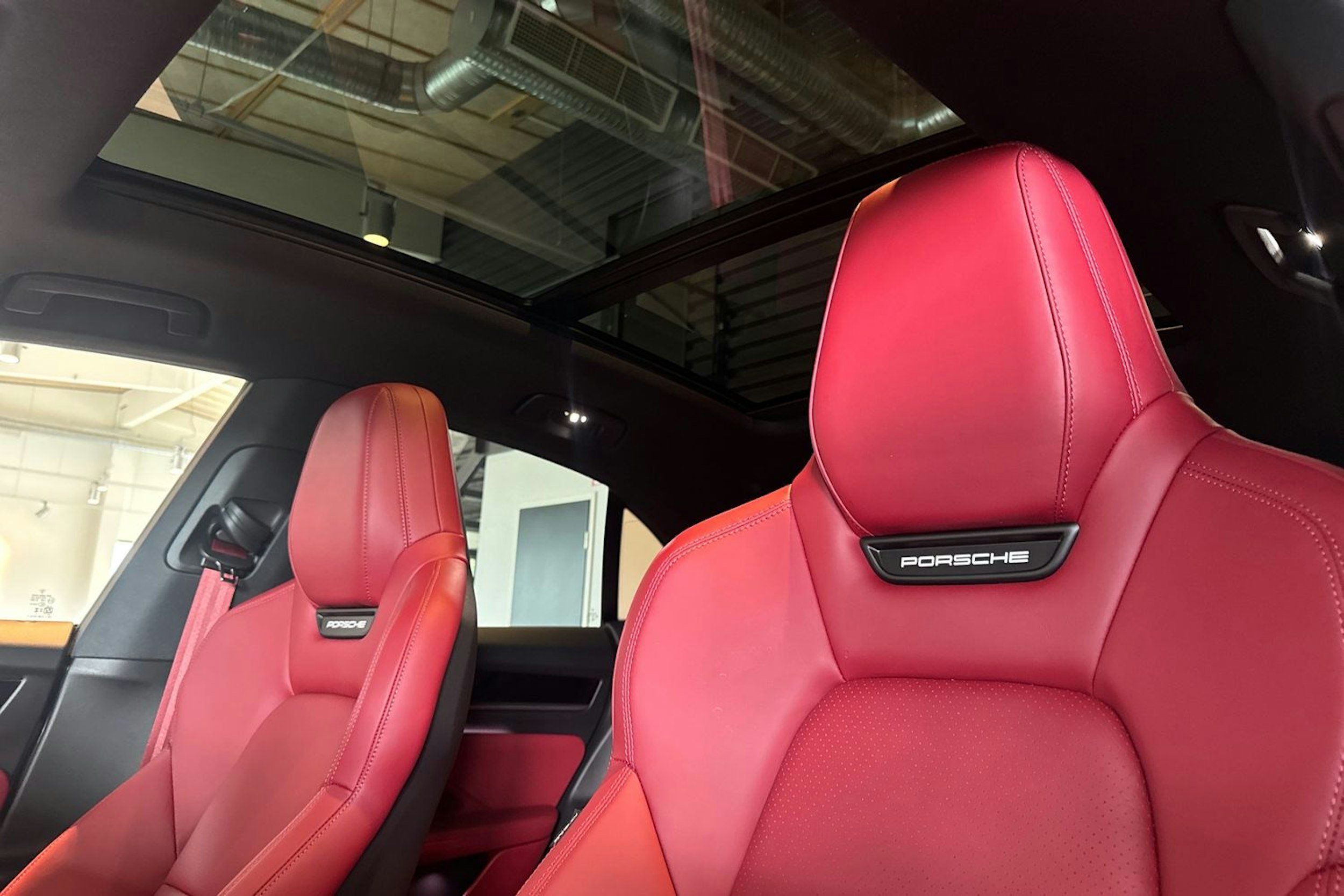 harmaa Porsche Macan 2025 kuva 12.