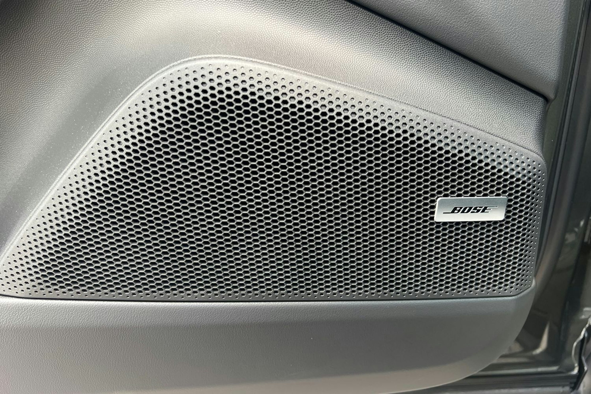vihreä Porsche Macan 2025 kuva 12.