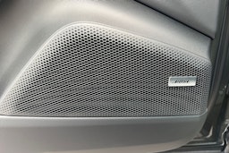vihreä Porsche Macan 2025 kuva 12.