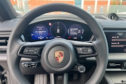 vihreä Porsche Macan 2025 kuva 13.