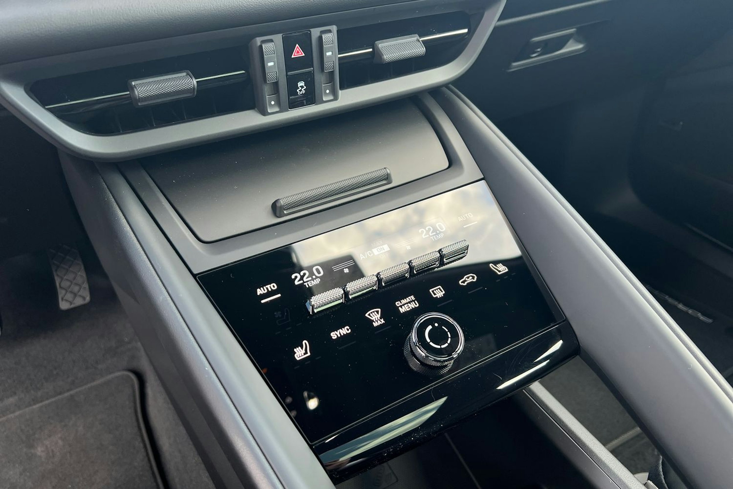 vihreä Porsche Macan 2025 kuva 14.