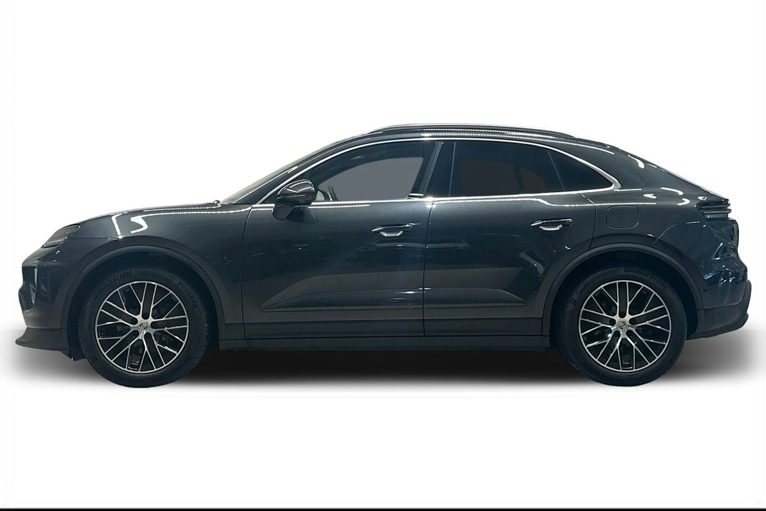 harmaa Porsche Macan 2025 kuva 5.